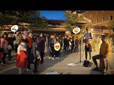 МУЗЫКАНТЫ СОБРАЛИ ТОЛПУ В КИТАЕ! (Russian musicians surprised a crowd in Taiwan)