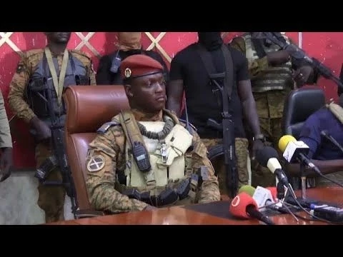 Burkina Faso#39;s new leader meets with government officials | Africanews