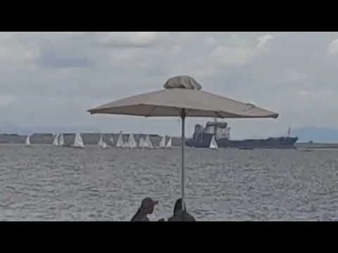 wow manila bay  ang daming paraw sailing malapit lang sa dolomite beach#manilabay