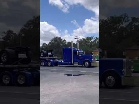Close call! Who was at fault?? #peterbilt #semitruck #truck #trucking #wreck