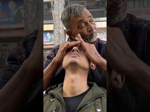 Waris Barber Best Cosmic Street Massage only 1.20$ #headmassage #asmrshorts #indianbarber