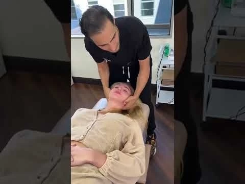 Amazing Bone Cracking by Dr. Ash - The Chiro Guy Best Chiropractor in Beverly Hills  Los Angeles