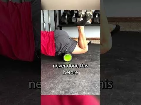 POPPING KNEES? #youtubeshorts #kneepopping #kneecrepitus #kneerehab