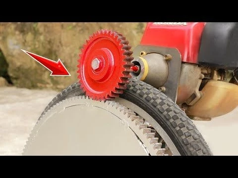 Farmer#39;s invention of a chainless bicycle has left everyone amazed.