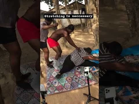 stretch before and after workout @LucywatersTV @Understandinggirlfriendofabuja #stretching