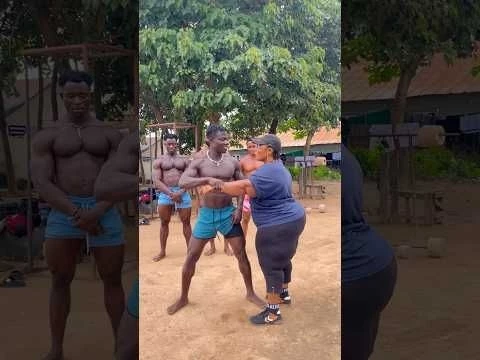 BIG SQUATTING DAY? ​⁠@LucywatersTV ​⁠@Vegeta_pain ​⁠@orangepiccolo7 ​⁠@Freeza1144 #fit #leg