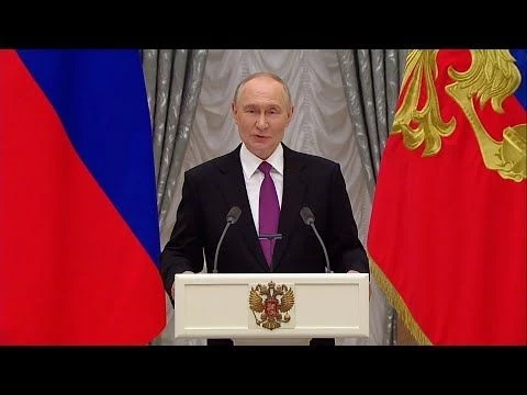 «Единство — сила России»: Путин наградил тех, кто хранит дух нации