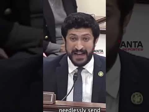 “How much Elon Musk makes from the government a day: $8 million.” | Janta Ka Reporter