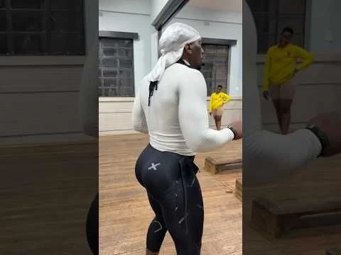 Build GLUTES with THE KING OF SQUATS @nyawolomshini21