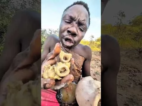 Inside Hunter Chaba’s Life | Cooking  Eating in Nature.#shorts #cooking #africa