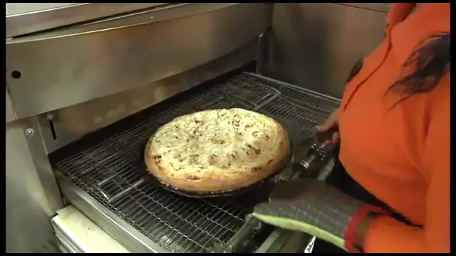 Английский на 5! Урок 7 Часть 2 Учимся говорить Еда Урок в пиццери�