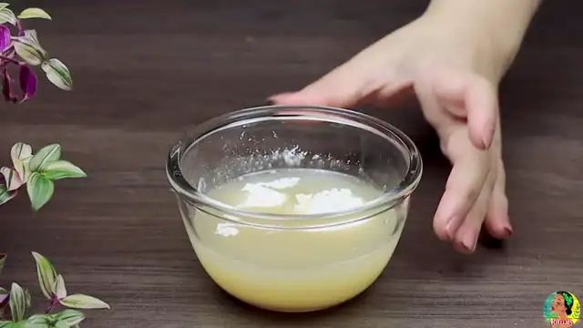 Banana peel and cornstarch will make you a 16-year-old girl  Banana Peel & Cornstarch Face Mask